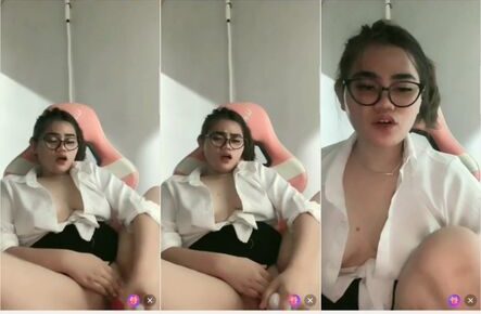 Nonton Bokep Indo Rifarda Colmek Dildo