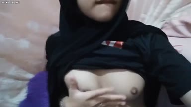 Nonton Bokep Indo Pengen Sedot Tocil Imut Nya