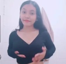 Nonton Bokep Indo Di Bikin Gairah Terus Sama Ayang Ngeliatin Tetenyaa Yg Mulus Bgt